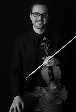 Arlo Adams headshot.